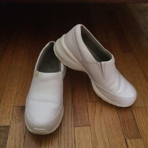 Looking for used nurses shoes
